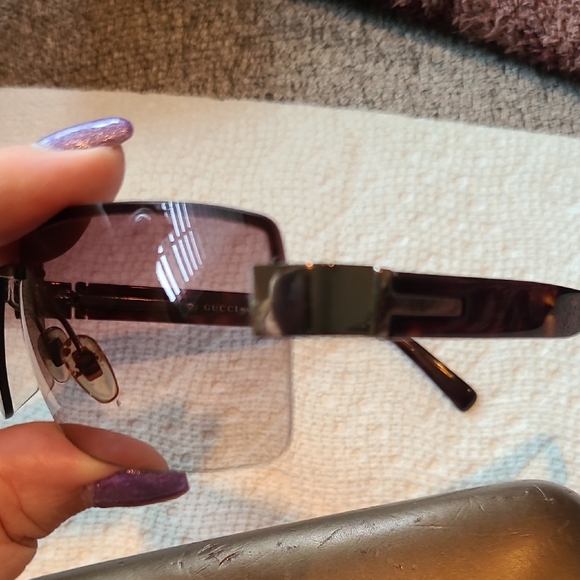 Gucci Women's Sunglasses - Picture 15 of 15